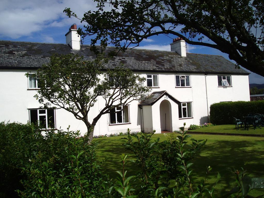 Granary At Tyddyn Isaf Villa รูธิน ภายนอก รูปภาพ